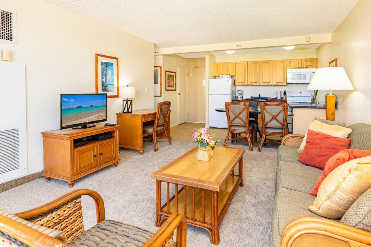 Mountain Views & Steps To Beach - Free Parking! Honolulu Exteriör bild