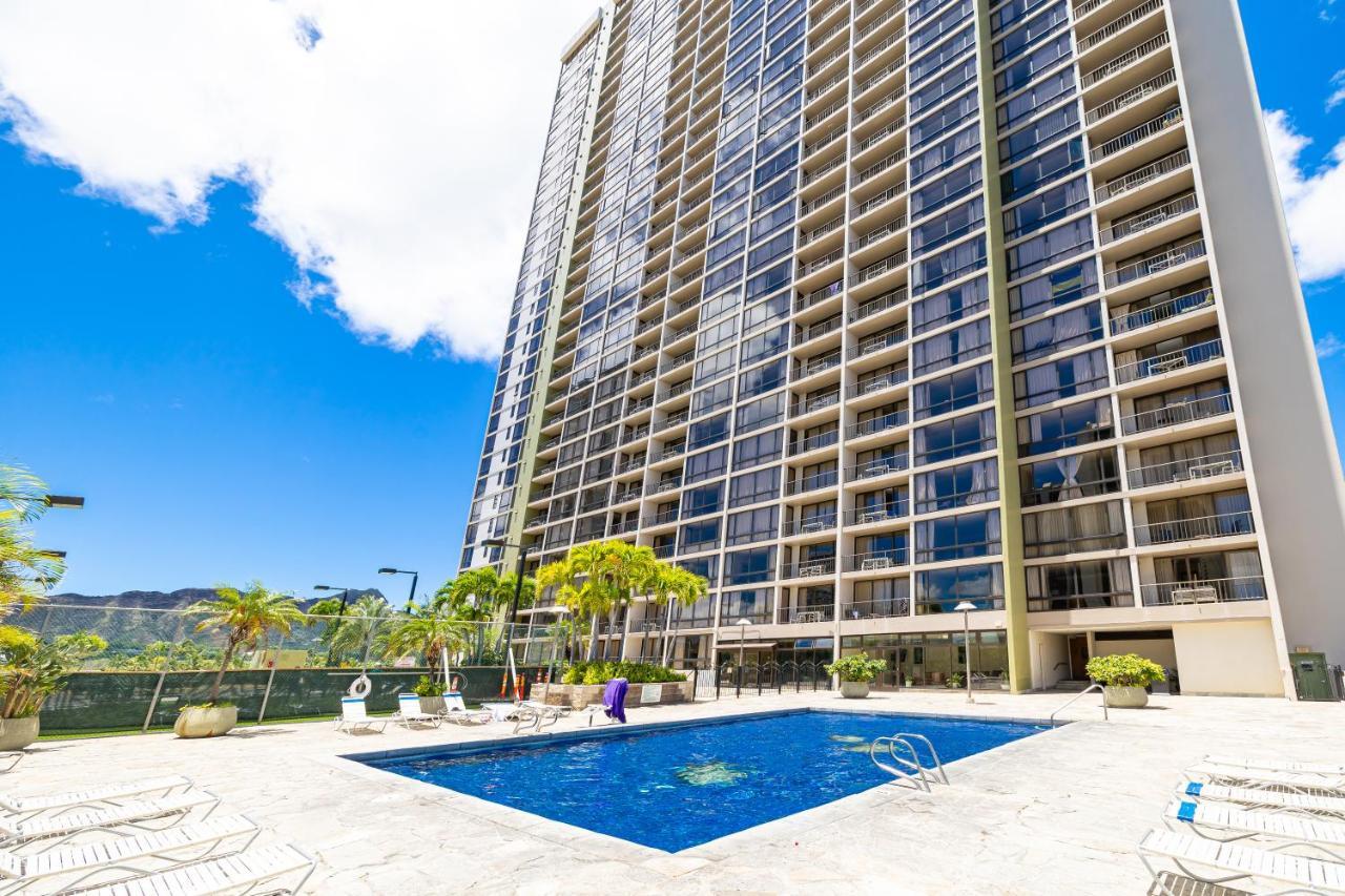 Mountain Views & Steps To Beach - Free Parking! Honolulu Exteriör bild