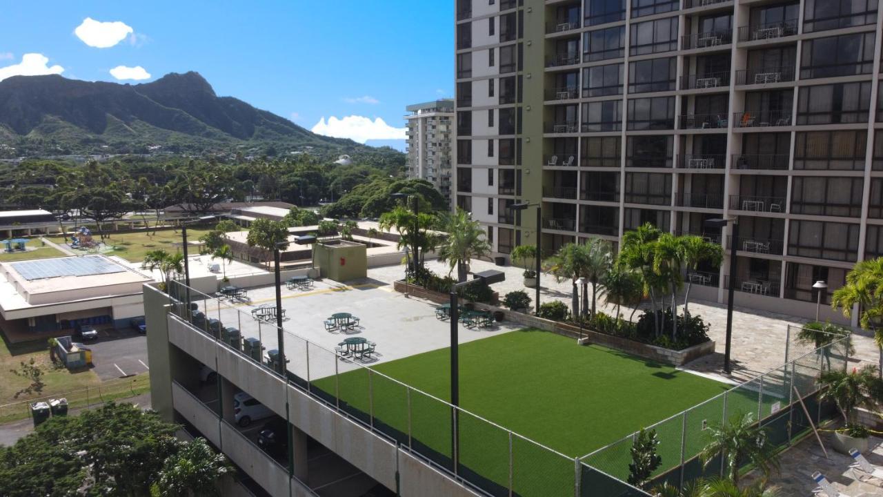 Mountain Views & Steps To Beach - Free Parking! Honolulu Exteriör bild