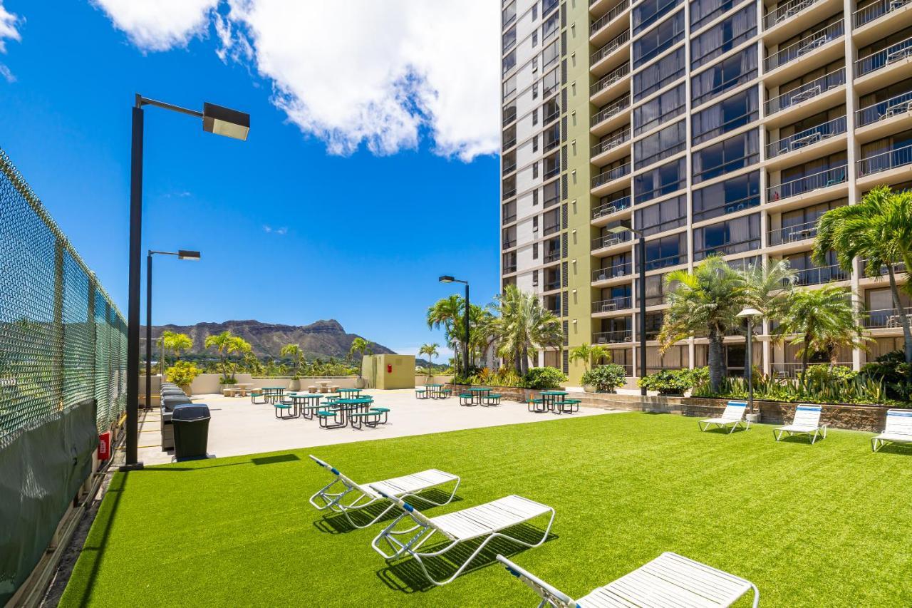 Mountain Views & Steps To Beach - Free Parking! Honolulu Exteriör bild