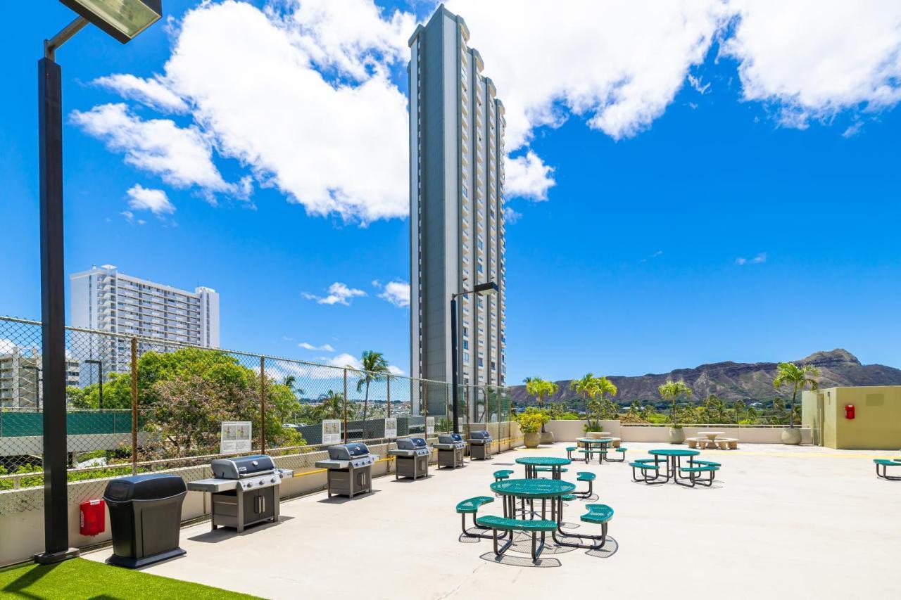 Mountain Views & Steps To Beach - Free Parking! Honolulu Exteriör bild