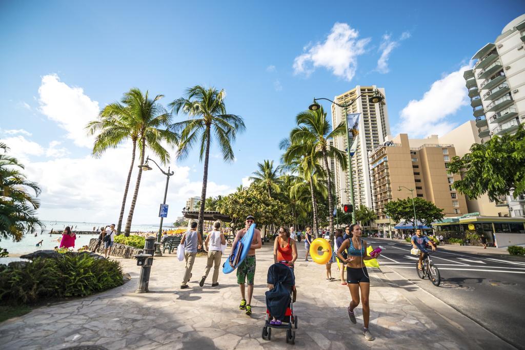Mountain Views & Steps To Beach - Free Parking! Honolulu Exteriör bild