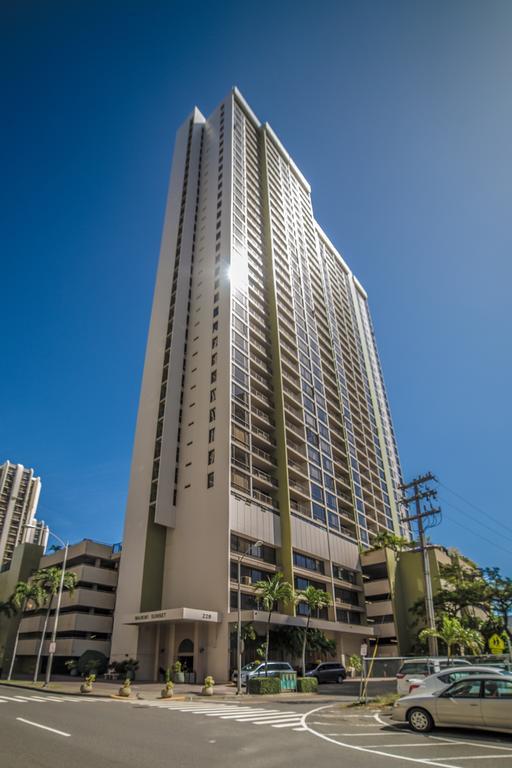 Mountain Views & Steps To Beach - Free Parking! Honolulu Exteriör bild
